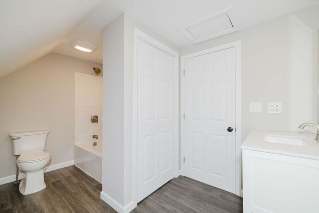 6 Makepeace Ave, Taunton, MA 02780