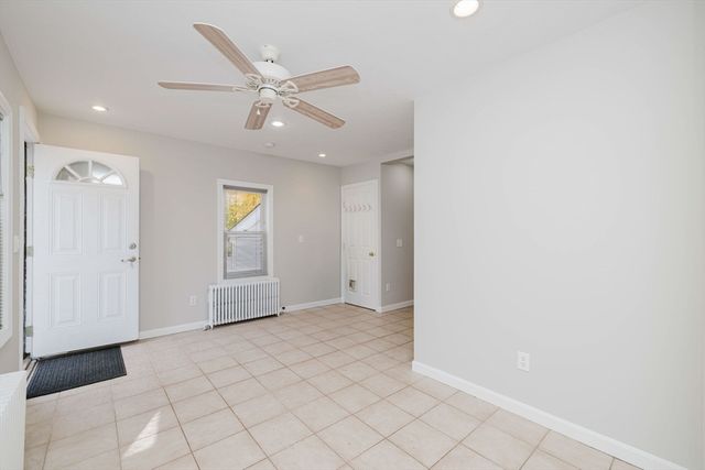 6 Makepeace Ave, Taunton, MA 02780