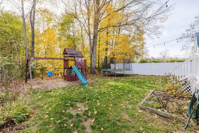 6 Makepeace Ave, Taunton, MA 02780