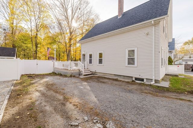 6 Makepeace Ave, Taunton, MA 02780