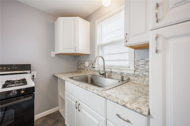 13 Alden Road, Greece, NY 14626