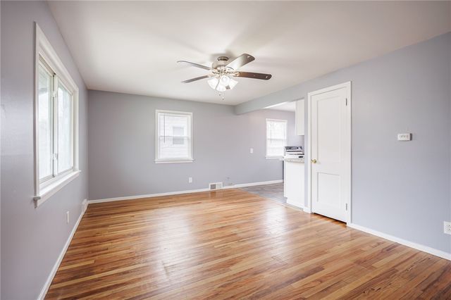 13 Alden Road, Greece, NY 14626