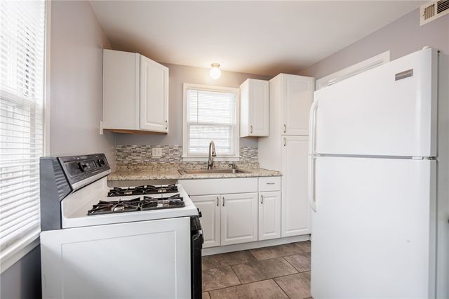 13 Alden Road, Greece, NY 14626