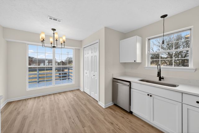 3000 High Rigger Dr, Nashville, TN 37217