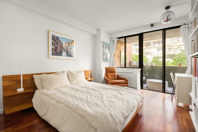 233 E 86th St Apt 3B, New York City, NY 10028
