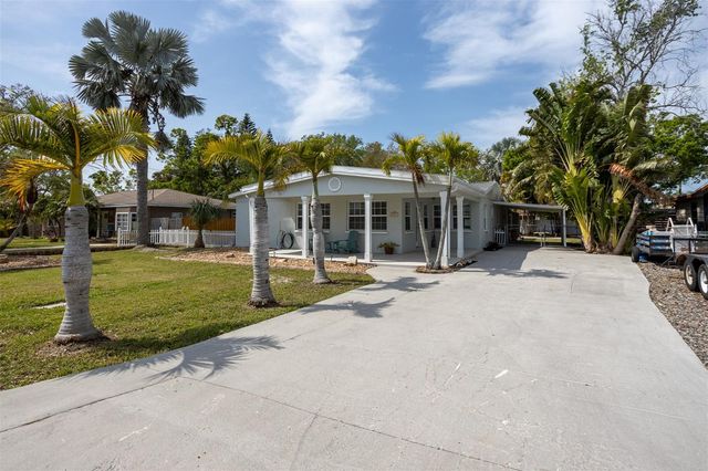 711 BAYSHORE DRIVE, Tarpon Springs, FL 34689