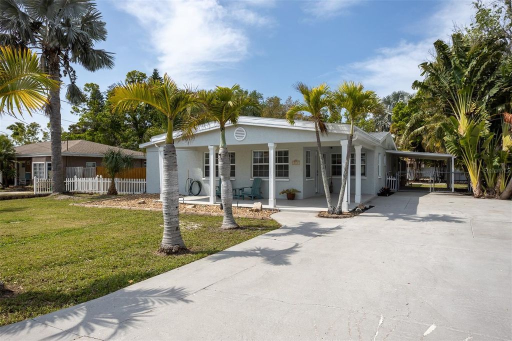 711 BAYSHORE DRIVE, Tarpon Springs, FL 34689