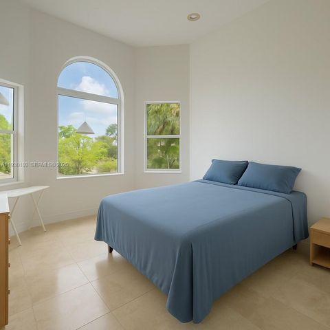 1490 Cleveland Rd, Miami Beach, FL 33141