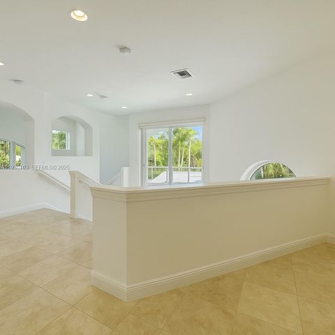 1490 Cleveland Rd, Miami Beach, FL 33141