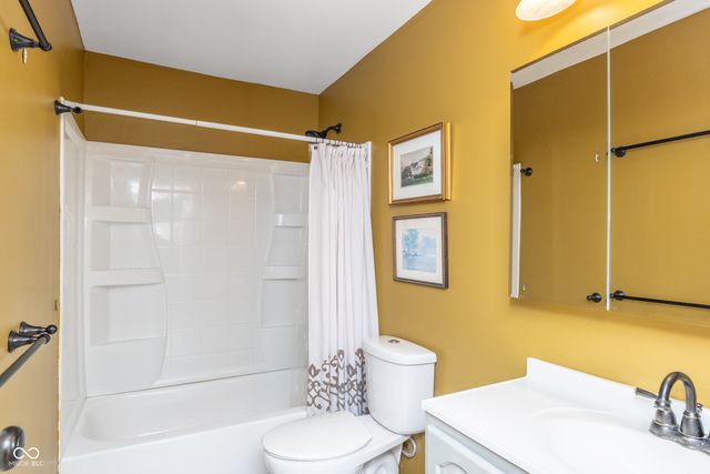 7774 Twin Beech Lane, Indianapolis, IN 46226