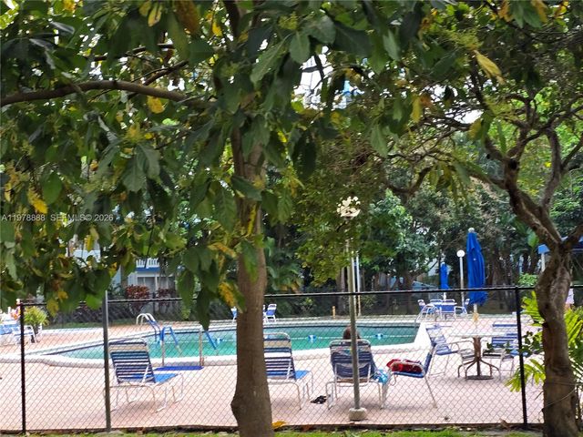 3850 Washington St 816, Hollywood, FL 33021