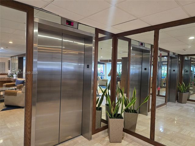 3850 Washington St 816, Hollywood, FL 33021