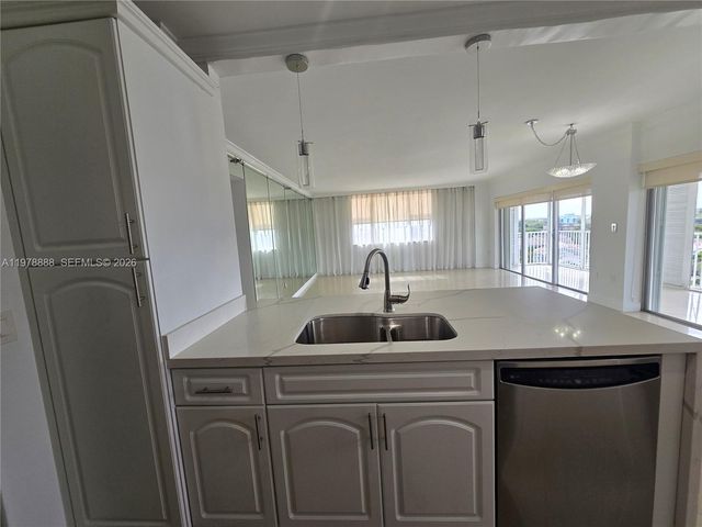 3850 Washington St 816, Hollywood, FL 33021