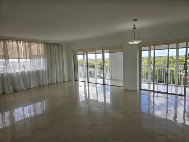 3850 Washington St 816, Hollywood, FL 33021