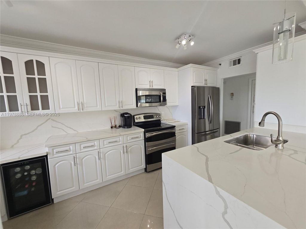 3850 Washington St 816, Hollywood, FL 33021