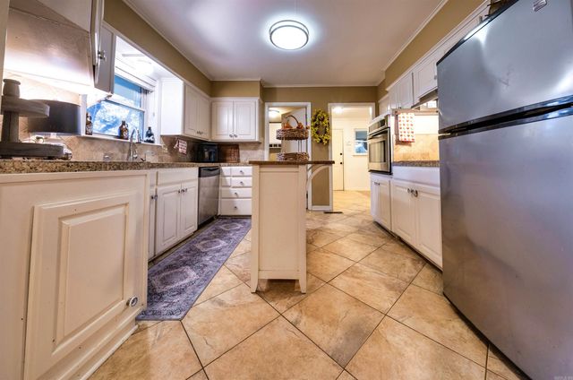 17 Oakwood Road, Little Rock, AR 72202