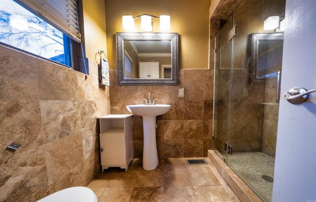 17 Oakwood Road, Little Rock, AR 72202