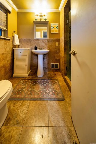 17 Oakwood Road, Little Rock, AR 72202