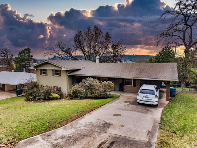 17 Oakwood Road, Little Rock, AR 72202