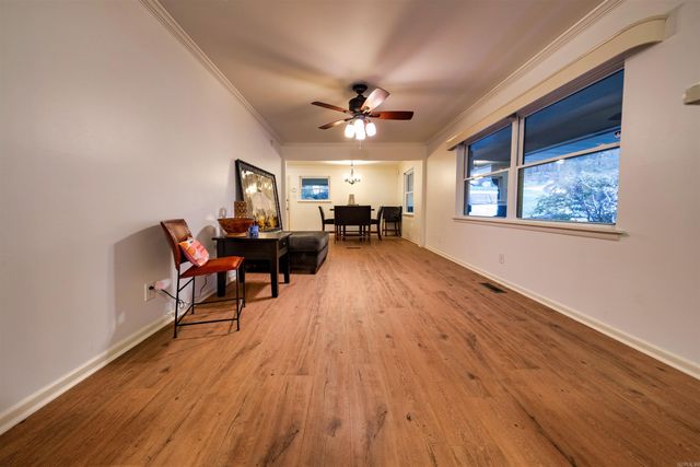 17 Oakwood Road, Little Rock, AR 72202