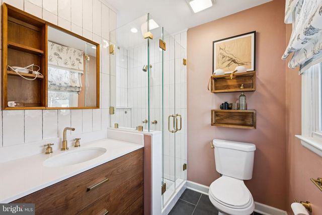 704 CORNWALLIS DR, Mount Laurel, NJ 08054