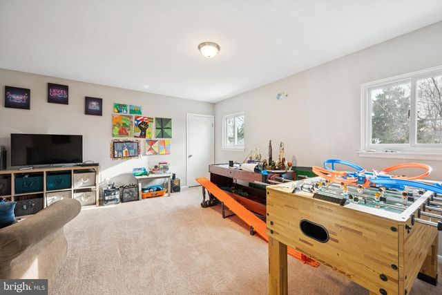 704 CORNWALLIS DR, Mount Laurel, NJ 08054