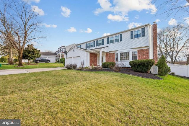 704 CORNWALLIS DR, Mount Laurel, NJ 08054