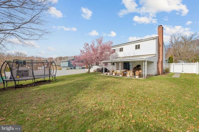 704 CORNWALLIS DR, Mount Laurel, NJ 08054