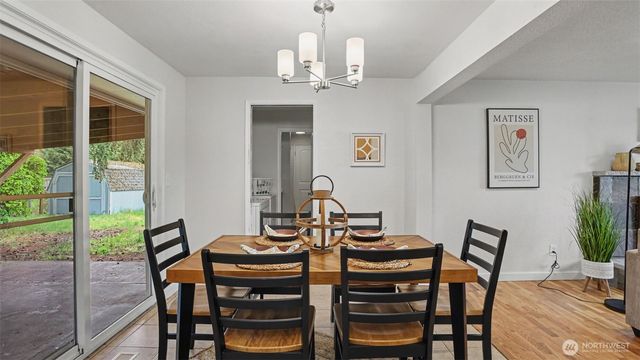 13920 10th Avenue E, Tacoma, WA 98445