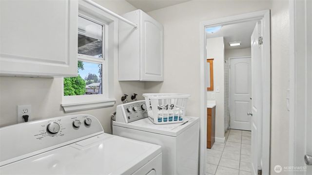 13920 10th Avenue E, Tacoma, WA 98445