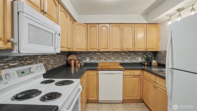 13920 10th Avenue E, Tacoma, WA 98445