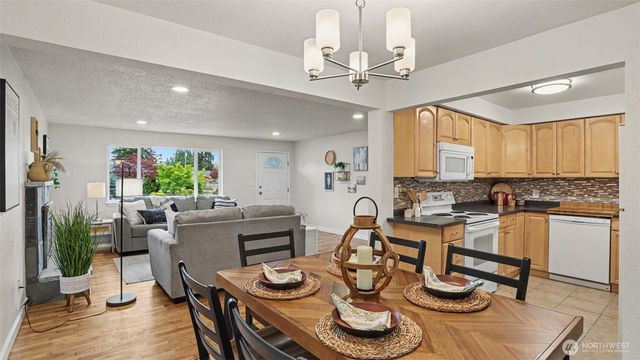 13920 10th Avenue E, Tacoma, WA 98445