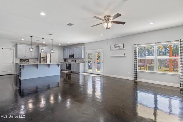 23207 Unicorn Lane, Pass Christian, MS 39571