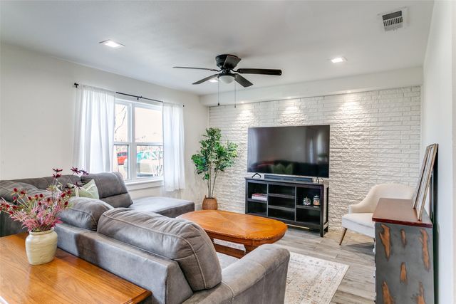 1114 Osceola Trail, Carrollton, TX 75006