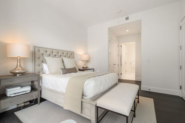 50 Liberty Dr 12G, Boston, MA 02210