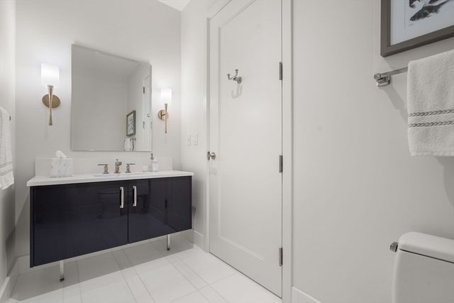 50 Liberty Dr 12G, Boston, MA 02210