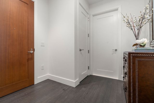 50 Liberty Dr 12G, Boston, MA 02210