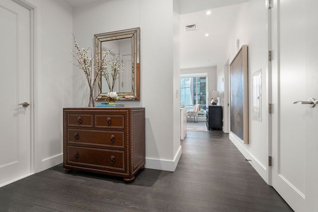 50 Liberty Dr 12G, Boston, MA 02210