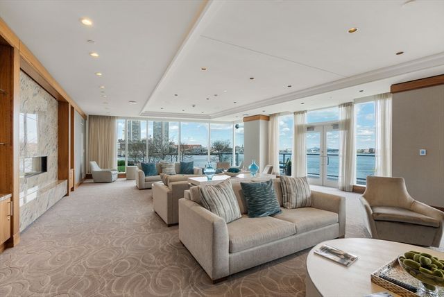 50 Liberty Dr 12G, Boston, MA 02210