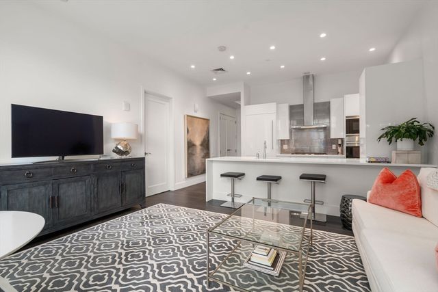 50 Liberty Dr 12G, Boston, MA 02210