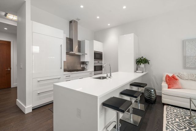 50 Liberty Dr 12G, Boston, MA 02210