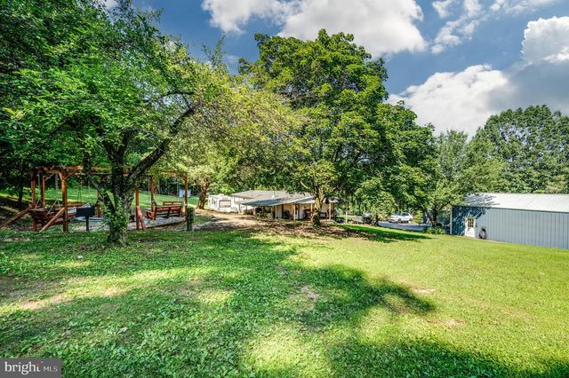 395 SNYDER SCHOOL RD, Bernville, PA 19506