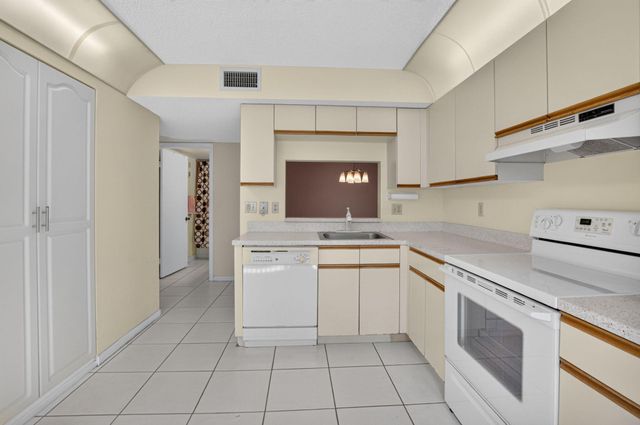 15234 Lakes Of Delray Boulevard 254, Delray Beach, FL 33484