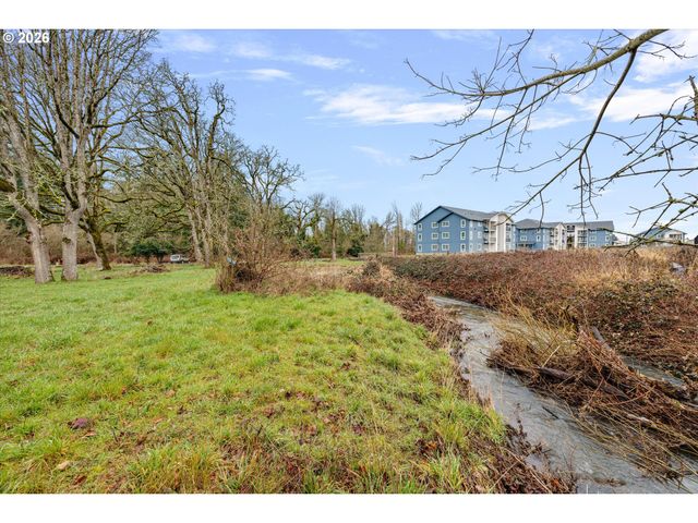 Ona Way, Molalla, OR 97038