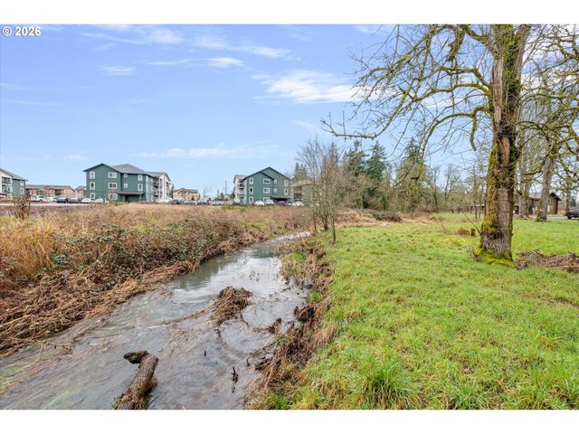 Ona Way, Molalla, OR 97038