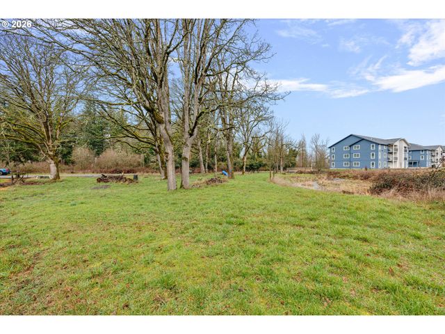 Ona Way, Molalla, OR 97038