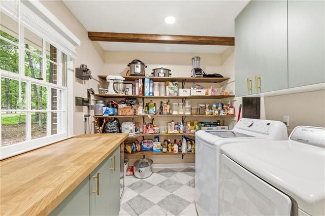 2373 Oxbow Circle, Stone Mountain, GA 30087
