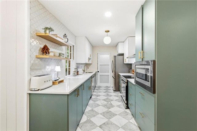 2373 Oxbow Circle, Stone Mountain, GA 30087