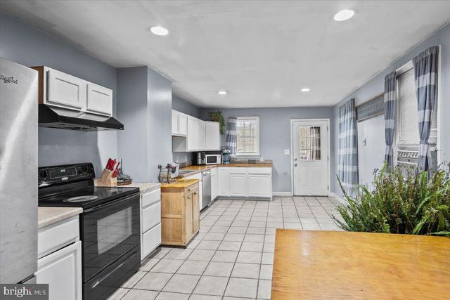 36 S COAL ST, Port Carbon, PA 17965