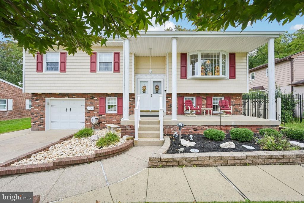 4625 EDEN ST, PHILADELPHIA, PA 19114 — exterior